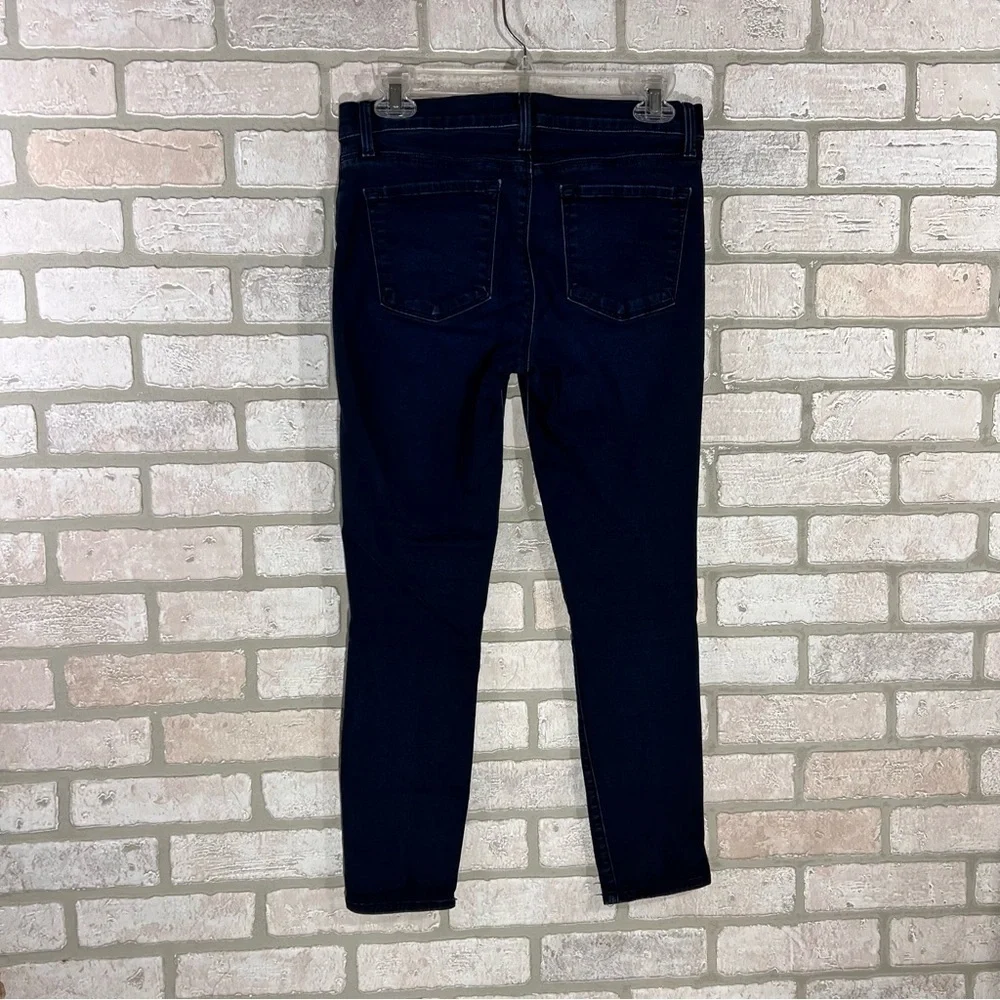 J Brand Capri Skinny Jeans in Atmosphere Wash Size 28